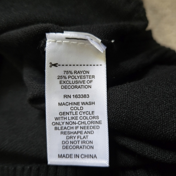 RIO & RIAN Soft Lightweight Black Sweater With Studded Sleeves. Size Small - Picture 9 of 11